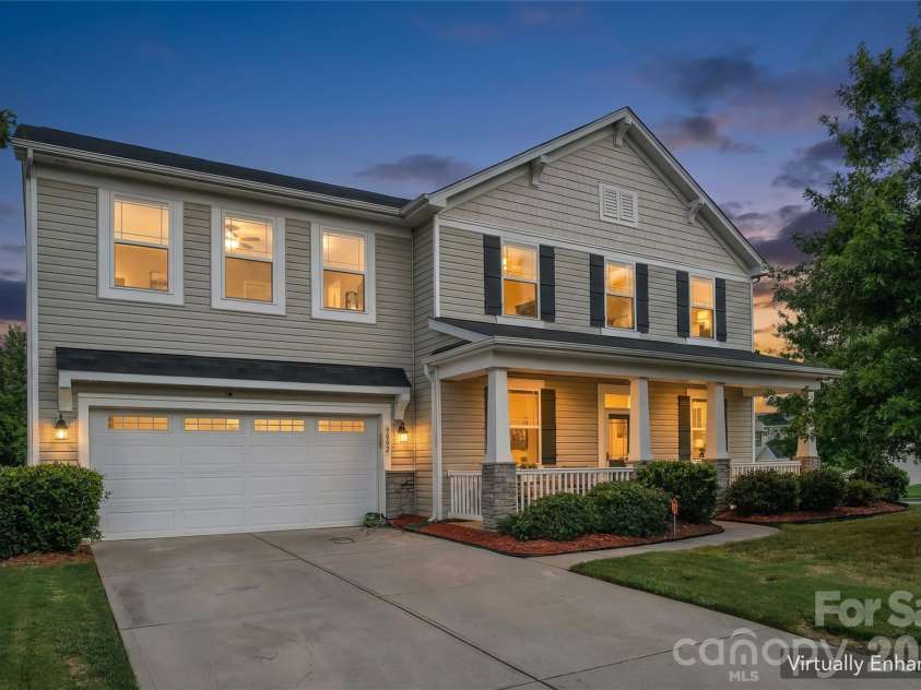 9002 Willowfield Drive, Charlotte, NC 28269.  MLS# CAR4424238, YatesRealty ID 50865. 