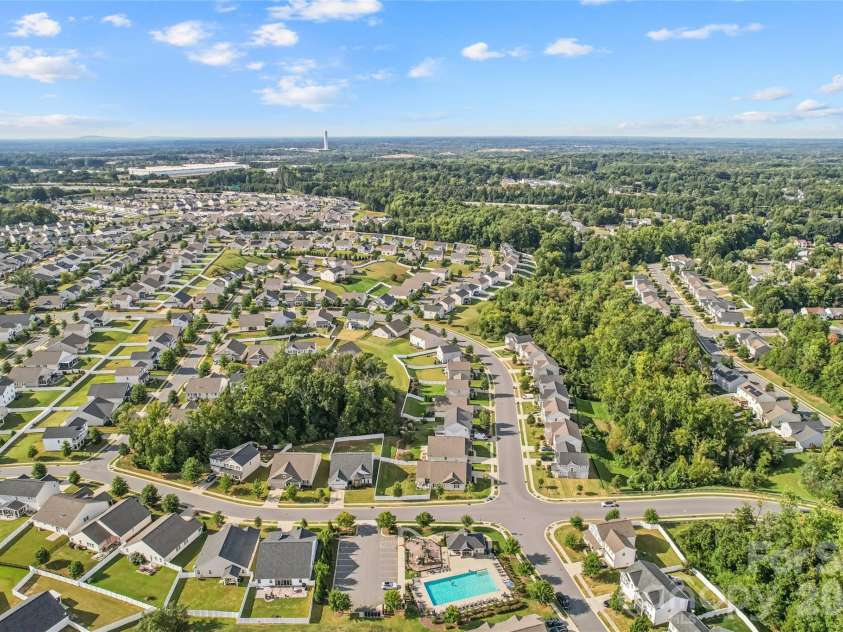 9002 Willowfield Drive, Charlotte, NC 28269.  MLS# CAR4424238, YatesRealty ID 50865. 