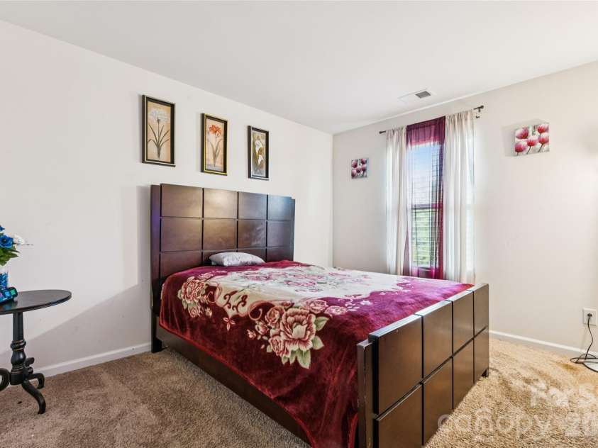 9002 Willowfield Drive, Charlotte, NC 28269.  MLS# CAR4424238, YatesRealty ID 50865. Bedroom B