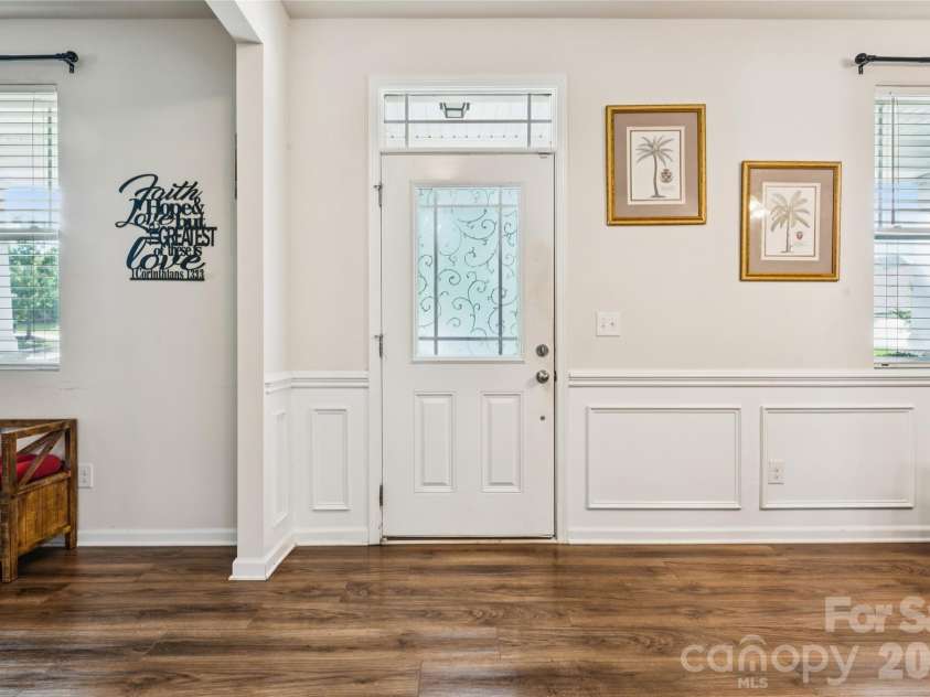 9002 Willowfield Drive, Charlotte, NC 28269.  MLS# CAR4424238, YatesRealty ID 50865. Front Interior Entry