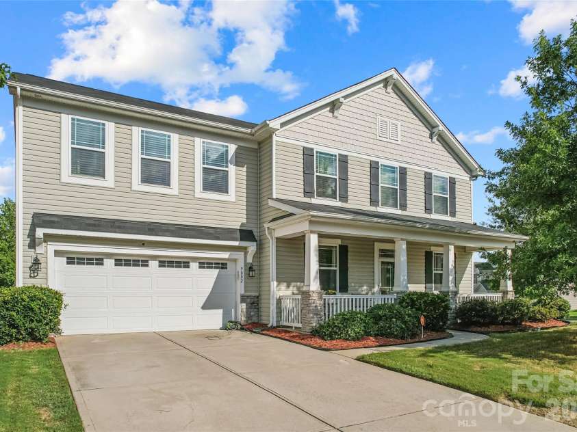 9002 Willowfield Drive, Charlotte, NC 28269.  MLS# CAR4424238, YatesRealty ID 50865. Front View