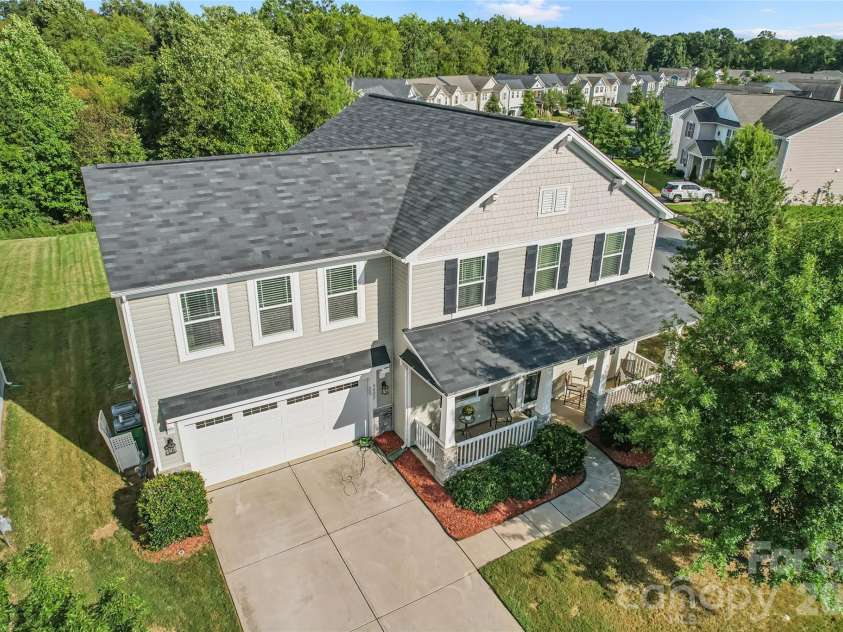 9002 Willowfield Drive, Charlotte, NC 28269.  MLS# CAR4424238, YatesRealty ID 50865. Home Exterior