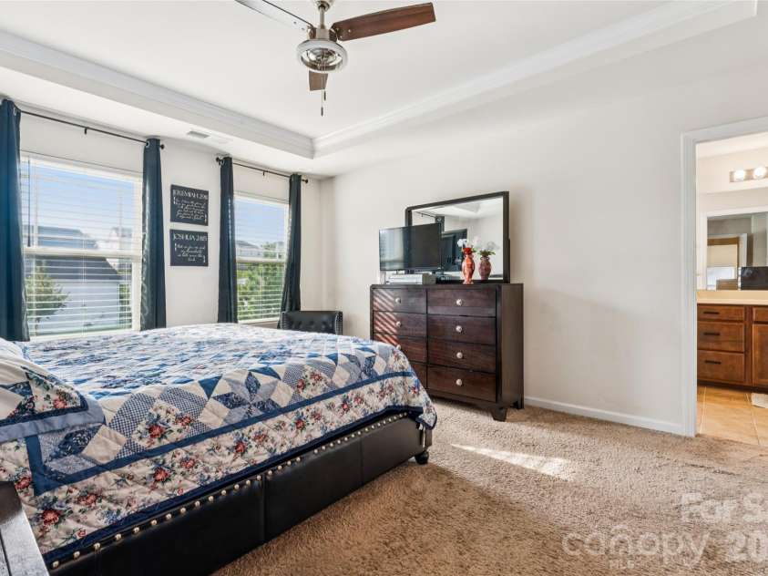 9002 Willowfield Drive, Charlotte, NC 28269.  MLS# CAR4424238, YatesRealty ID 50865. Primary Bedroom