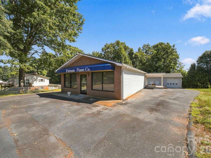 3070 Startown Road, Newton, NC 28658.  MLS# CAR4421474, YatesRealty ID 50866. 