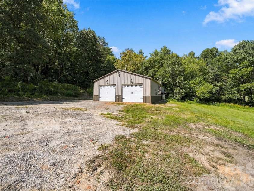 135 Chetola Ridge Drive, Taylorsville, NC 28681.  MLS# CAR4422085, YatesRealty ID 50867. 
