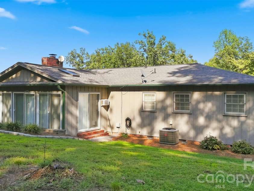 258 Nine Patch Lane, Taylorsville, NC 28681.  MLS# CAR4423574, YatesRealty ID 50868. 