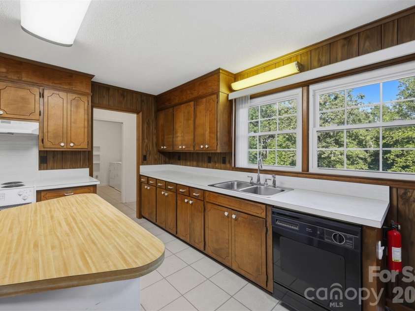 258 Nine Patch Lane, Taylorsville, NC 28681.  MLS# CAR4423574, YatesRealty ID 50868. 
