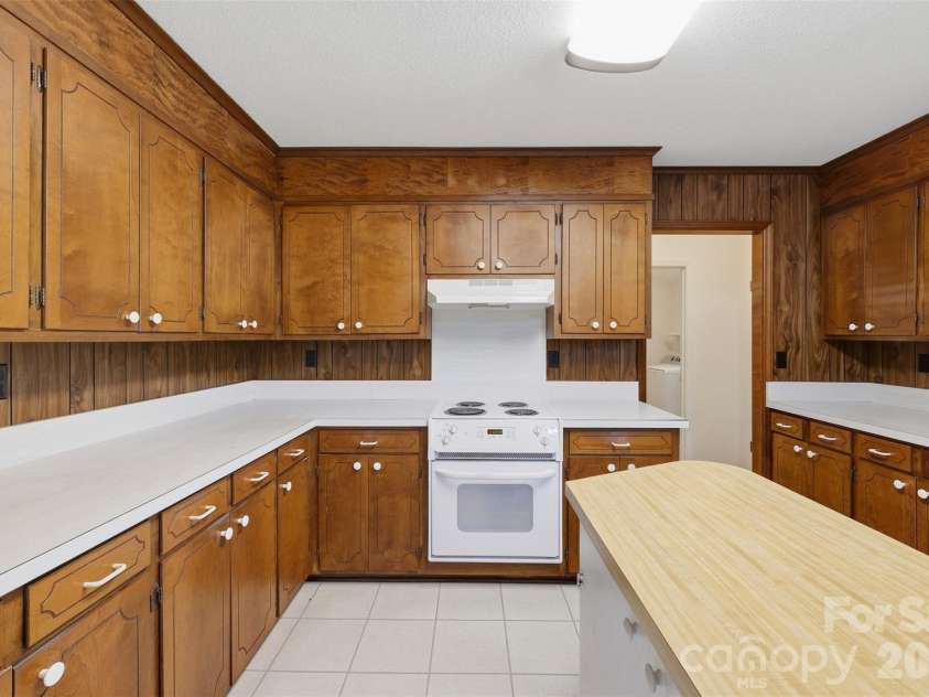 258 Nine Patch Lane, Taylorsville, NC 28681.  MLS# CAR4423574, YatesRealty ID 50868. 