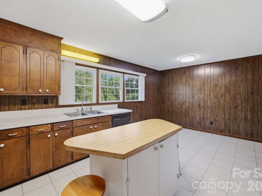 258 Nine Patch Lane, Taylorsville, NC 28681.  MLS# CAR4423574, YatesRealty ID 50868. 