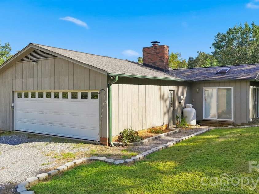 258 Nine Patch Lane, Taylorsville, NC 28681.  MLS# CAR4423574, YatesRealty ID 50868. 