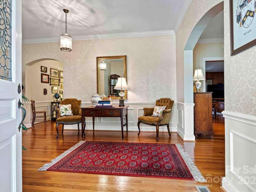 842 North Center Street, Hickory, NC 28601.  MLS# CAR4215232, YatesRealty ID 5087. Foyer/Formal Living Room Entry View