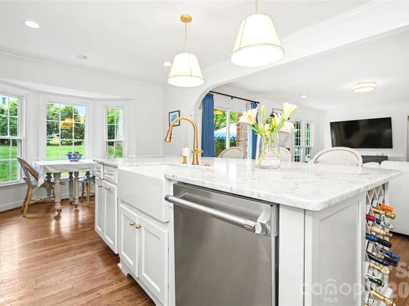 7815 Covey Chase Drive, Charlotte, NC 28210.  MLS# CAR4423401, YatesRealty ID 50870. 