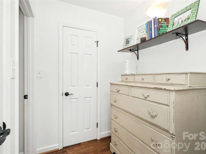 7815 Covey Chase Drive, Charlotte, NC 28210.  MLS# CAR4423401, YatesRealty ID 50870. 