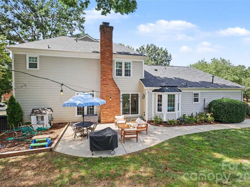 7815 Covey Chase Drive, Charlotte, NC 28210.  MLS# CAR4423401, YatesRealty ID 50870. 