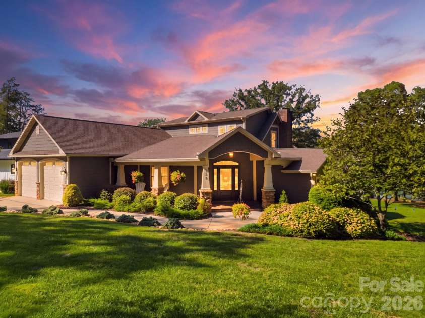 132 Lucent Lane, Mooresville, NC 28117.  MLS# CAR4424508, YatesRealty ID 50874. 