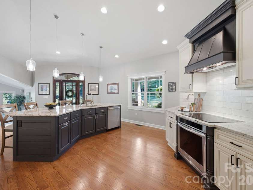 132 Lucent Lane, Mooresville, NC 28117.  MLS# CAR4424508, YatesRealty ID 50874. 