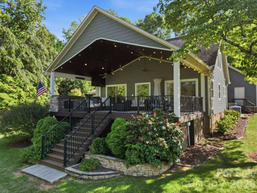 132 Lucent Lane, Mooresville, NC 28117.  MLS# CAR4424508, YatesRealty ID 50874. 