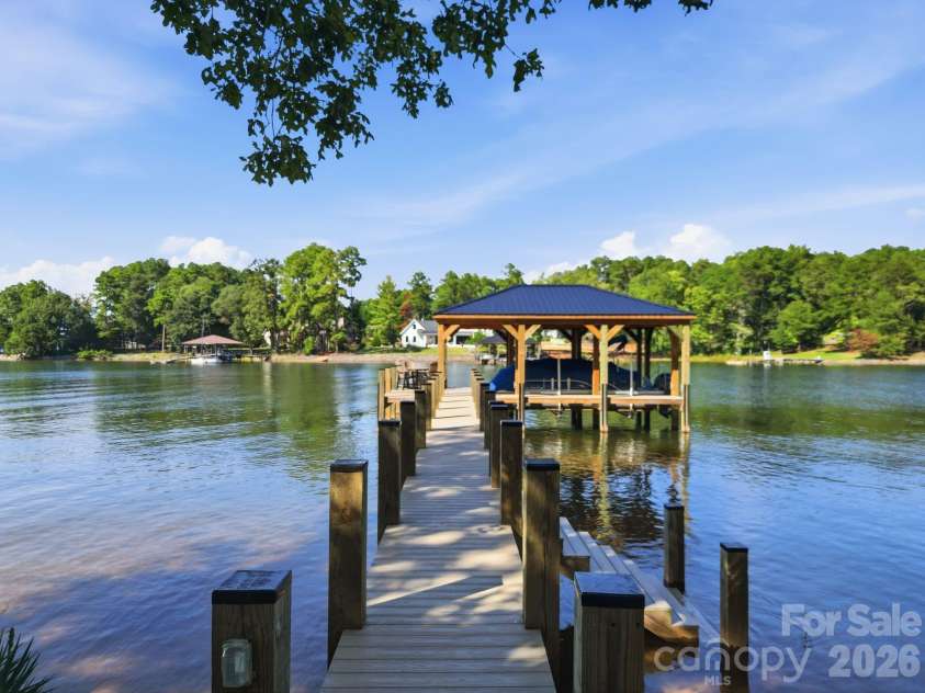 132 Lucent Lane, Mooresville, NC 28117.  MLS# CAR4424508, YatesRealty ID 50874. 
