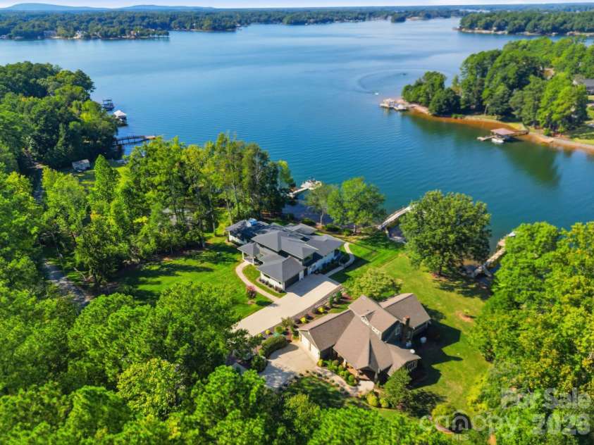 132 Lucent Lane, Mooresville, NC 28117.  MLS# CAR4424508, YatesRealty ID 50874. 