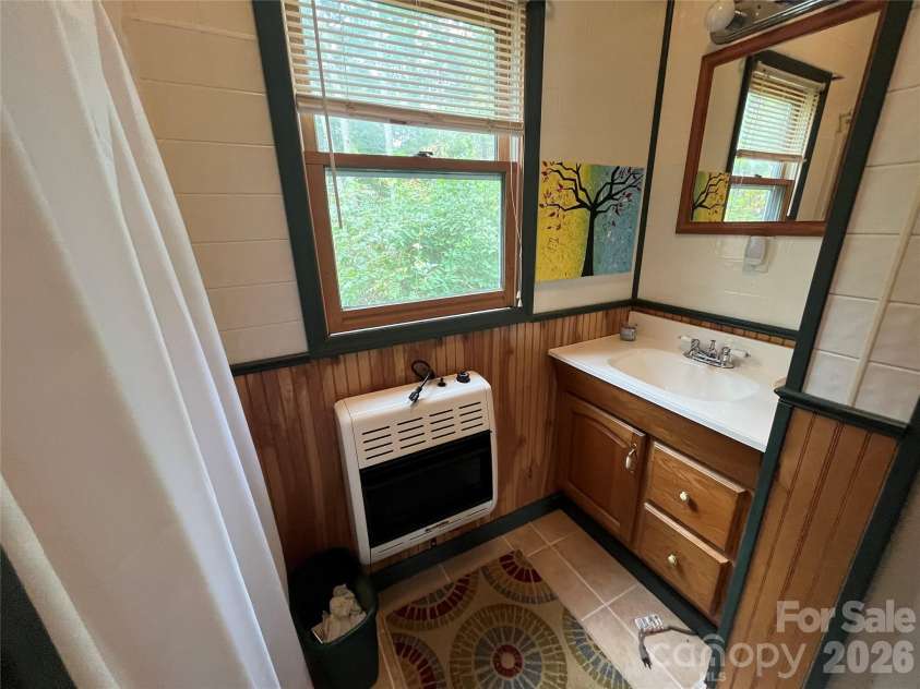 74 Vaughn Road, Spruce Pine, NC 28777.  MLS# CAR4424283, YatesRealty ID 50876. Full bathroom
