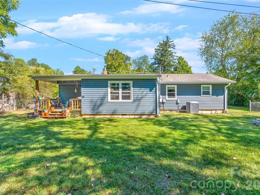 1025 Old US 70 Highway, Black Mountain, NC 28711.  MLS# CAR4414850, YatesRealty ID 50877. 