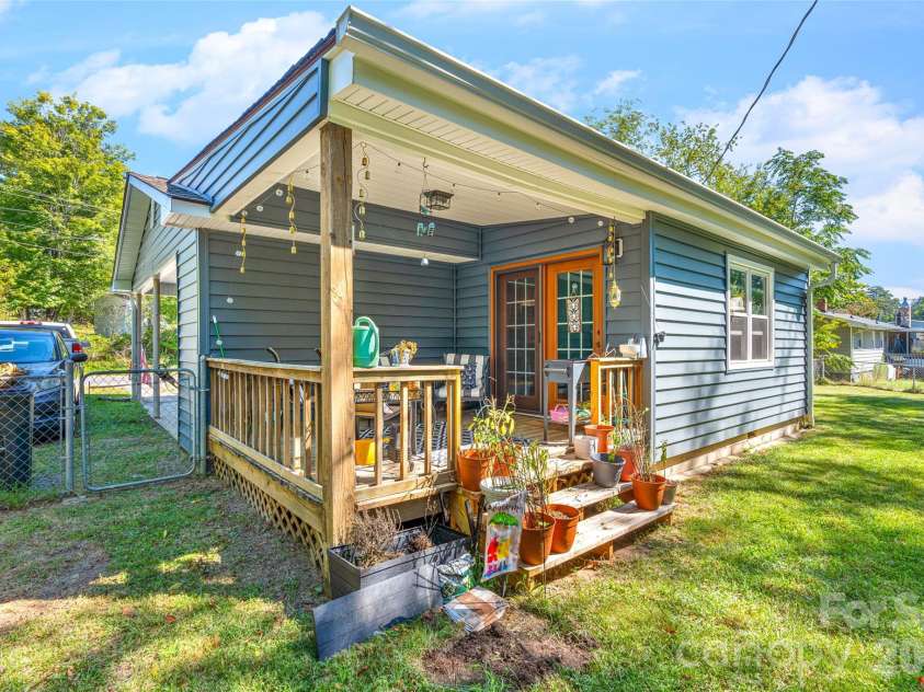 1025 Old US 70 Highway, Black Mountain, NC 28711.  MLS# CAR4414850, YatesRealty ID 50877. 