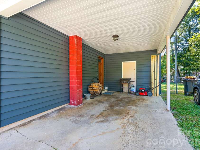 1025 Old US 70 Highway, Black Mountain, NC 28711.  MLS# CAR4414850, YatesRealty ID 50877. 