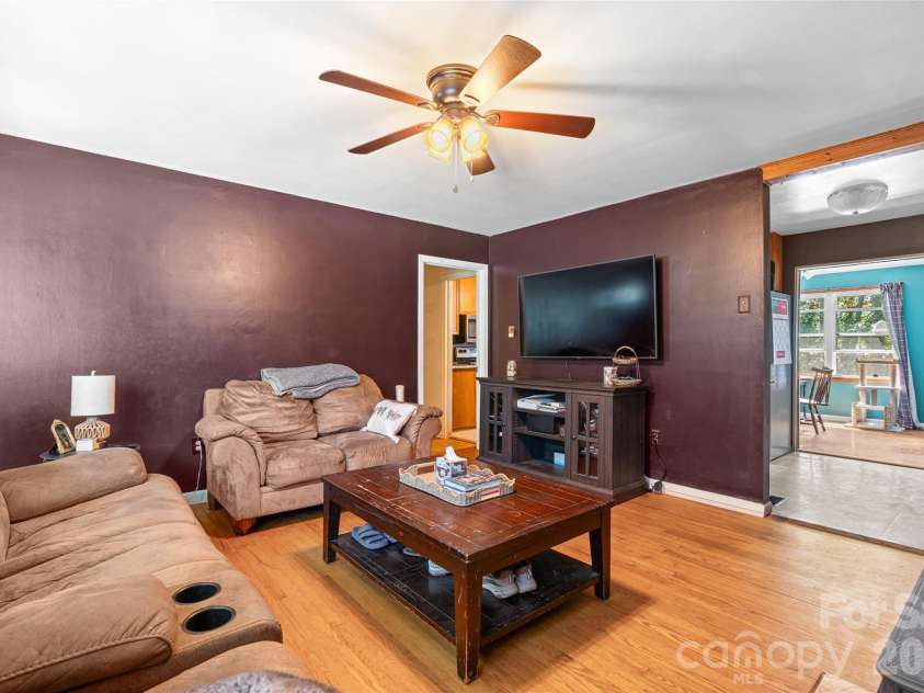 1025 Old US 70 Highway, Black Mountain, NC 28711.  MLS# CAR4414850, YatesRealty ID 50877. 