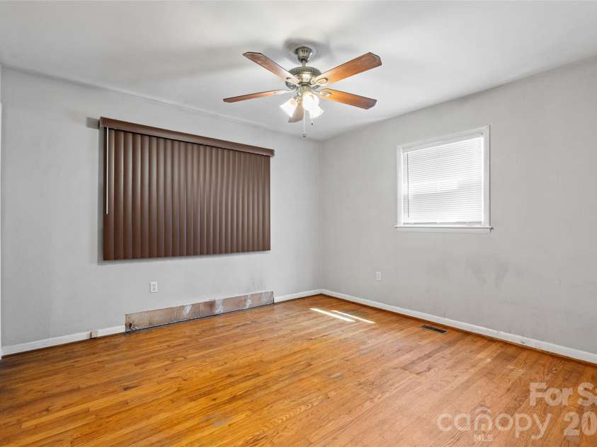 1025 Old US 70 Highway, Black Mountain, NC 28711.  MLS# CAR4414850, YatesRealty ID 50877. 