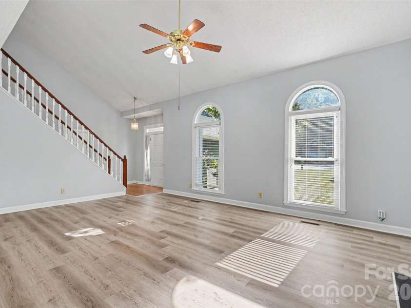 8710 Twin Trail Drive, Huntersville, NC 28078.  MLS# CAR4419828, YatesRealty ID 50878. 