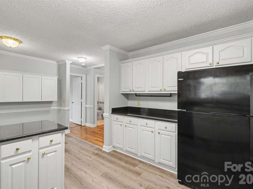 8710 Twin Trail Drive, Huntersville, NC 28078.  MLS# CAR4419828, YatesRealty ID 50878. 