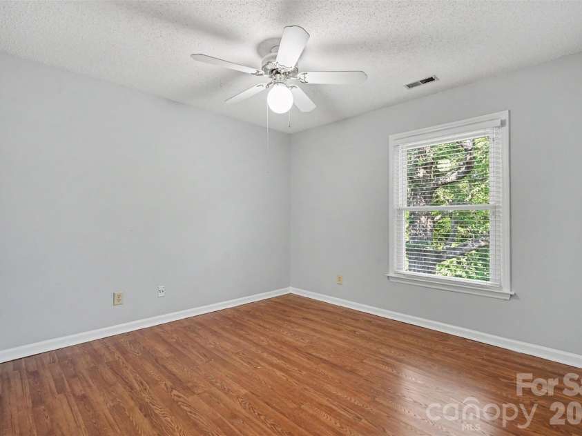 8710 Twin Trail Drive, Huntersville, NC 28078.  MLS# CAR4419828, YatesRealty ID 50878. 