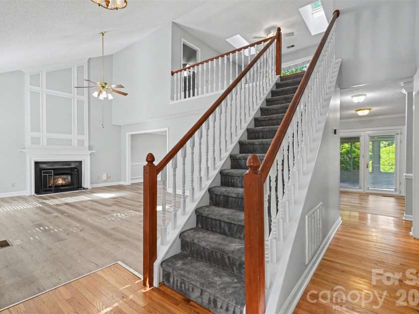 8710 Twin Trail Drive, Huntersville, NC 28078.  MLS# CAR4419828, YatesRealty ID 50878. Entry Way