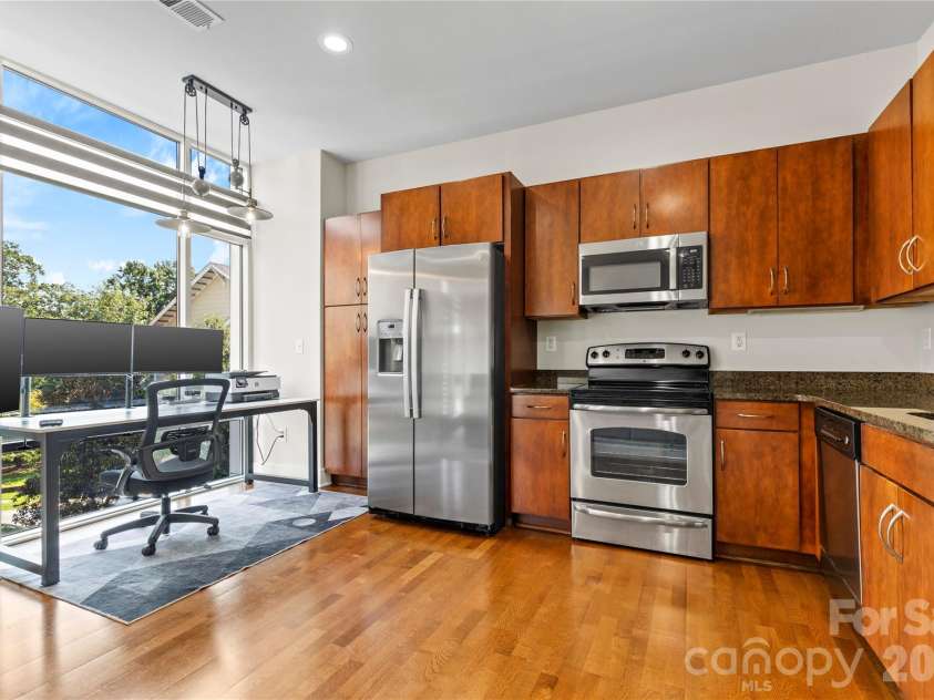 300 Magnolia Avenue, Charlotte, NC 28203.  MLS# CAR4342989, YatesRealty ID 50879. 