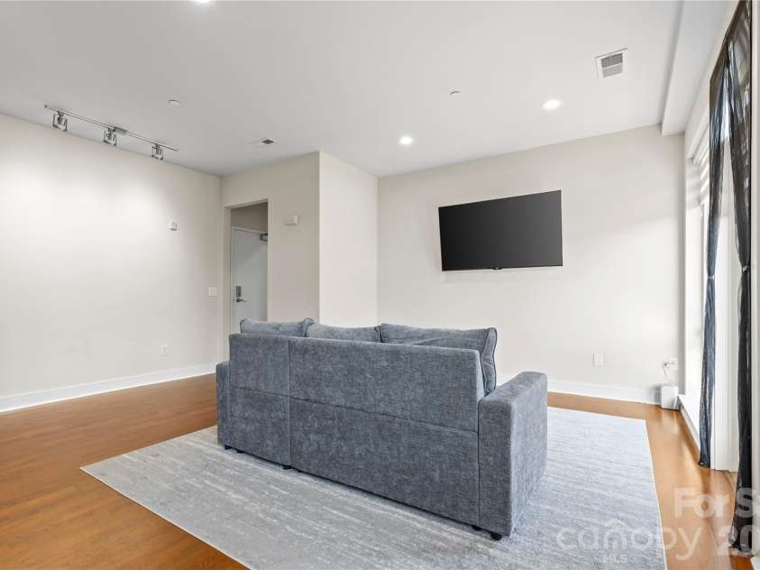 300 Magnolia Avenue, Charlotte, NC 28203.  MLS# CAR4342989, YatesRealty ID 50879. 