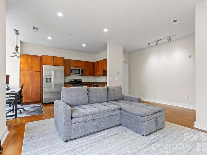 300 Magnolia Avenue, Charlotte, NC 28203.  MLS# CAR4342989, YatesRealty ID 50879. 