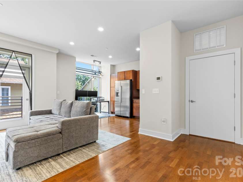 300 Magnolia Avenue, Charlotte, NC 28203.  MLS# CAR4342989, YatesRealty ID 50879. 