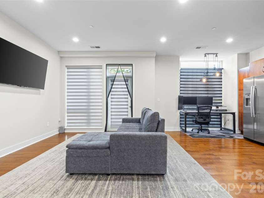 300 Magnolia Avenue, Charlotte, NC 28203.  MLS# CAR4342989, YatesRealty ID 50879. 