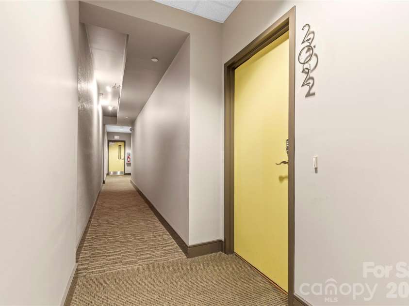 300 Magnolia Avenue, Charlotte, NC 28203.  MLS# CAR4342989, YatesRealty ID 50879. 