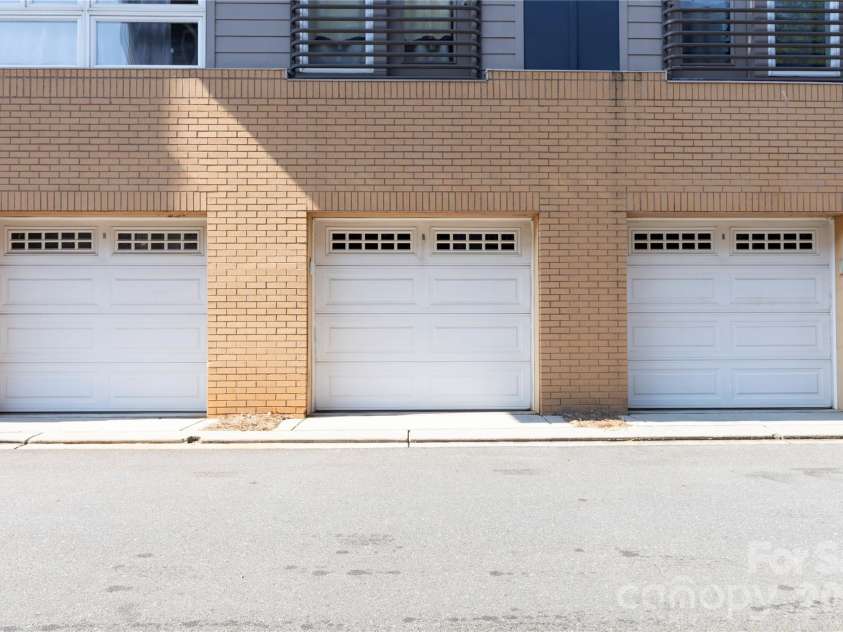 300 Magnolia Avenue, Charlotte, NC 28203.  MLS# CAR4342989, YatesRealty ID 50879. 