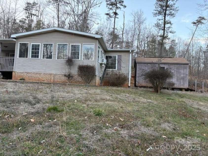 180 Fisher Drive, Marion, NC 28752.  MLS# CAR4234248, YatesRealty ID 5088. 