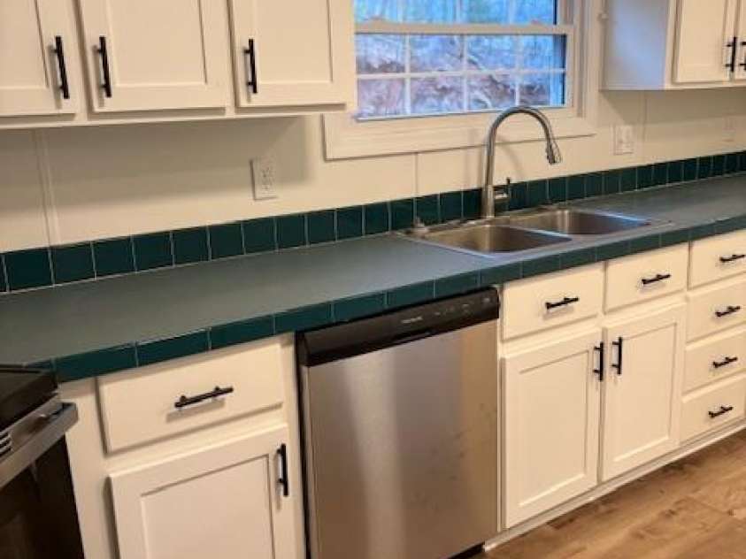 180 Fisher Drive, Marion, NC 28752.  MLS# CAR4234248, YatesRealty ID 5088. 