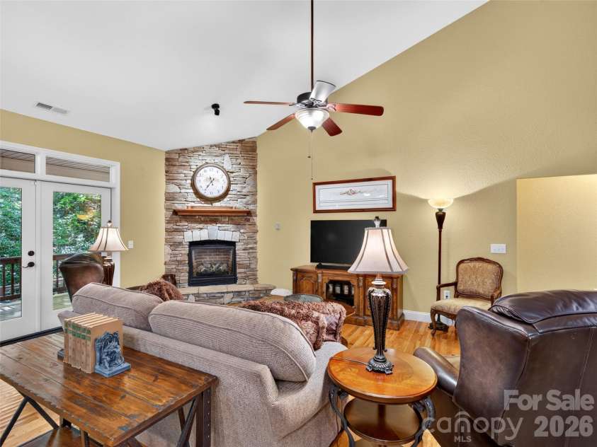 427 Locust Drive, Maggie Valley, NC 28751.  MLS# CAR4424585, YatesRealty ID 50881. 