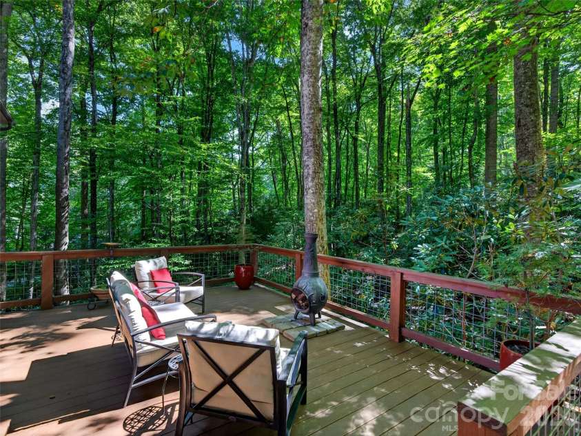 427 Locust Drive, Maggie Valley, NC 28751.  MLS# CAR4424585, YatesRealty ID 50881. 