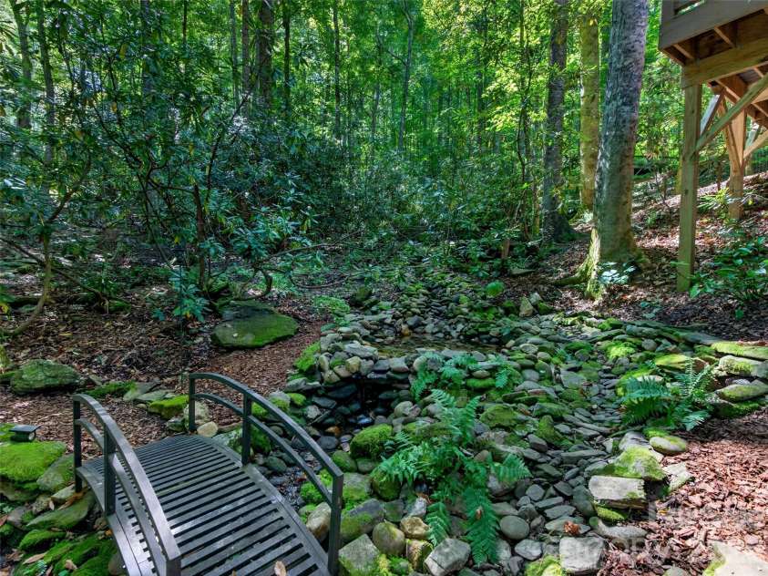 427 Locust Drive, Maggie Valley, NC 28751.  MLS# CAR4424585, YatesRealty ID 50881. 