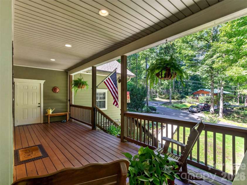 427 Locust Drive, Maggie Valley, NC 28751.  MLS# CAR4424585, YatesRealty ID 50881. Covered Front Porch