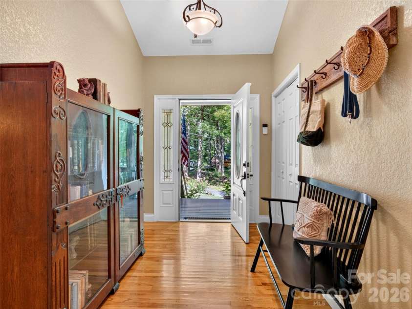 427 Locust Drive, Maggie Valley, NC 28751.  MLS# CAR4424585, YatesRealty ID 50881. Front Entry