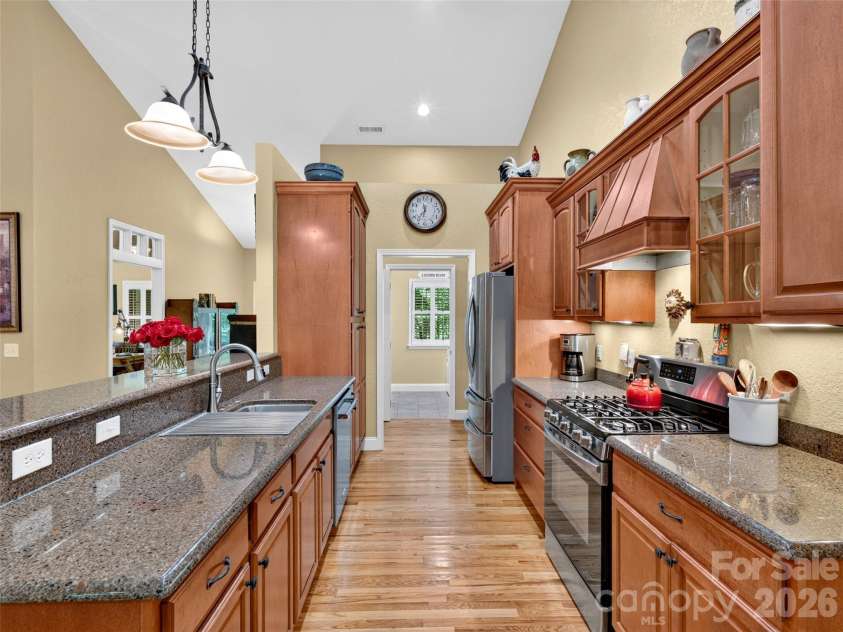 427 Locust Drive, Maggie Valley, NC 28751.  MLS# CAR4424585, YatesRealty ID 50881. Kitchen