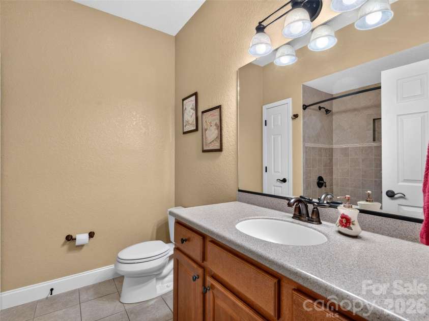 427 Locust Drive, Maggie Valley, NC 28751.  MLS# CAR4424585, YatesRealty ID 50881. Secondary Bathroom