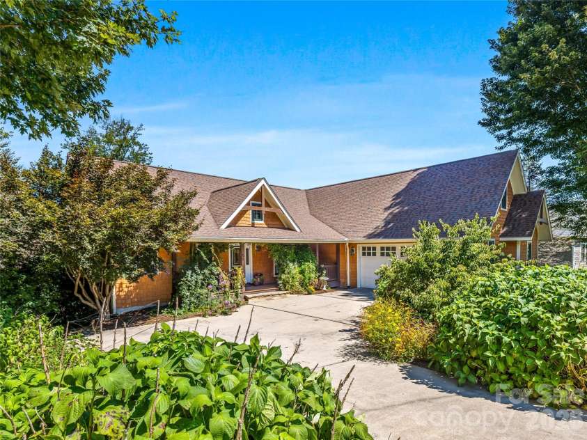 56 Devonshire Drive, Mills River, NC 28759.  MLS# CAR4424568, YatesRealty ID 50882. 